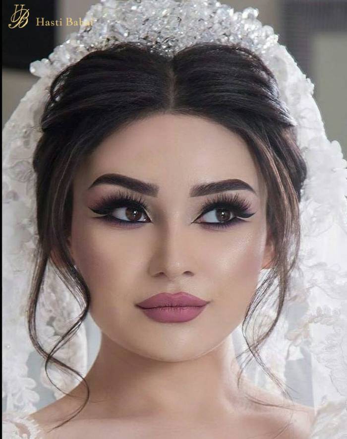 راهنمای انتخاب مدل موی ومیکاپ عروس ایرانی ۱۴۰۲